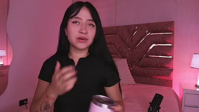 sofia go  online show from 05-11-26, 12:00