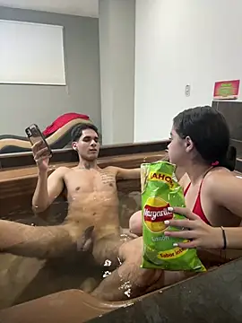 Snapshot of MarvinandtheBbys chatting on 02-19-26, 02:18 MarvinandtheBbys online show from 02-19-26, 02:18