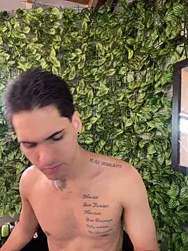 Snapshot of MarvinandtheBbys chatting on 02-26-26, 07:35 MarvinandtheBbys online show from 02-26-26, 07:35