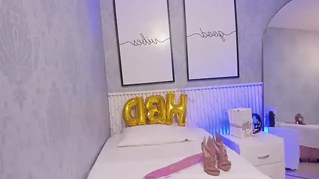 goodgirl22   online show from 06-11-26, 11:25
