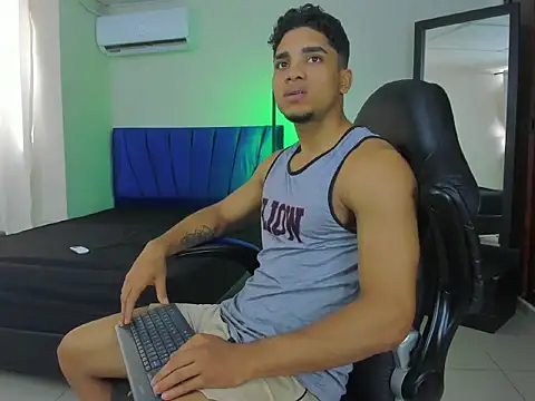 Snapshot of Dustyn_Michelle1 chatting on 03-20-26, 03:06 Dustyn Michelle1 online show from 03-20-26, 03:06