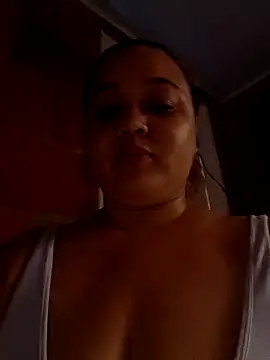 Snapshot of MMia_18 chatting on 03-28-26, 10:42 MMia 18 online show from 03-28-26, 10:42