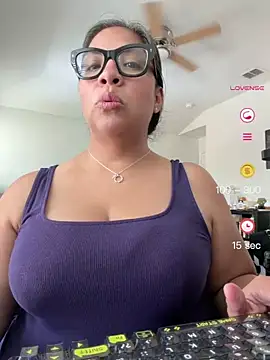 Snapshot of BettyWhispers chatting on 05-26-26, 07:43 BettyWhispers online show from 05-26-26, 07:43