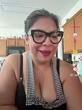 Snapshot of BettyWhispers chatting on 06-28-26, 04:13 BettyWhispers online show from 06-28-26, 04:13