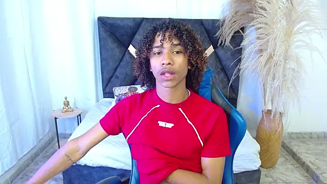 Snapshot of angelll18_ chatting on 02-12-26, 09:10 angelll18 online show from 02-12-26, 09:10