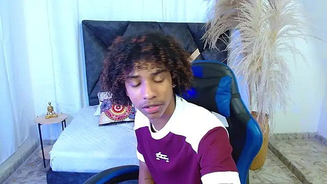 Snapshot of angelll18_ chatting on 02-14-26, 08:49 angelll18 online show from 02-14-26, 08:49