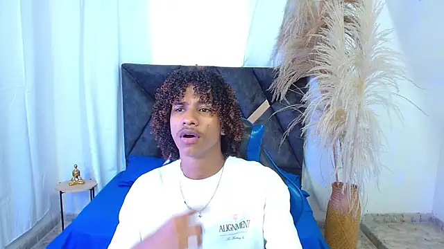 Snapshot of angelll18_ chatting on 03-02-26, 09:10 angelll18 online show from 03-02-26, 09:10