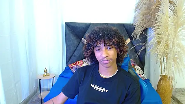 Snapshot of angelll18_ chatting on 03-16-26, 08:35 angelll18 online show from 03-16-26, 08:35