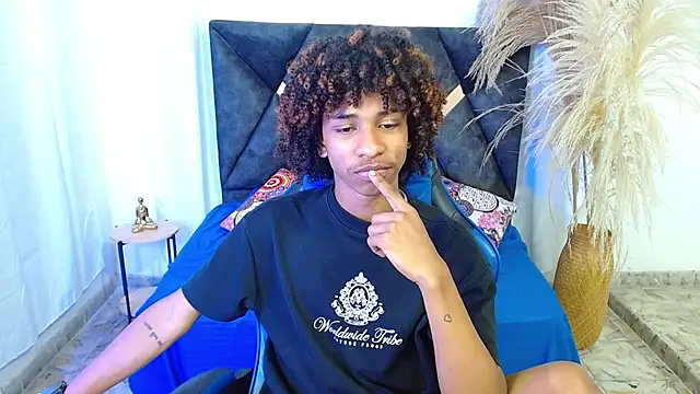 Snapshot of angelll18_ chatting on 03-18-26, 08:45 angelll18 online show from 03-18-26, 08:45