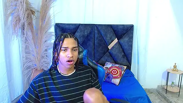 angelll18  online show from 06-18-26, 08:35