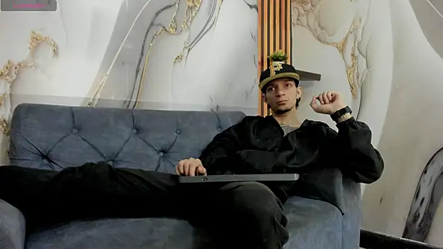 Straight Guy22 online show from 02-06-26, 04:50