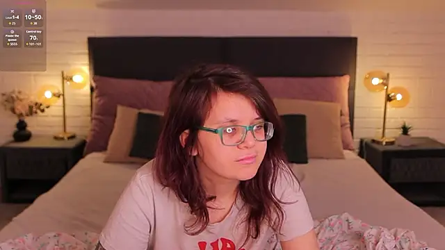 Snapshot of Ariell_Mini chatting on 03-17-26, 06:50 Ariell Mini online show from 03-17-26, 06:50