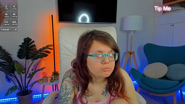 Snapshot of Ariell_Mini chatting on 03-21-26, 08:19 Ariell Mini online show from 03-21-26, 08:19