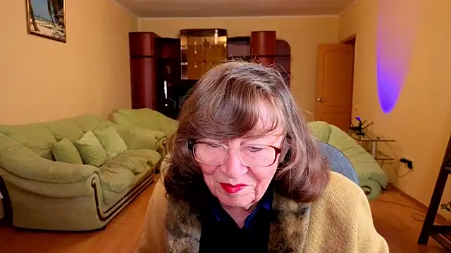 Betty Bricks online show from 12-13-25, 07:53