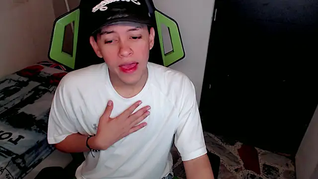 Luky twink online show from 02-05-26, 08:13