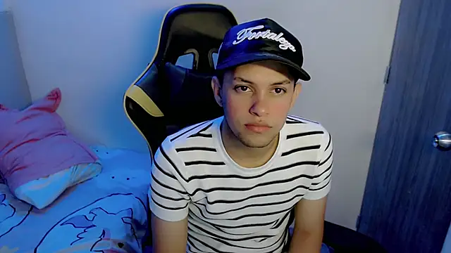 Luky twink online show from 02-09-26, 03:32