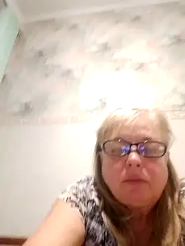 LinaLight88 online show from 12-17-25, 08:59