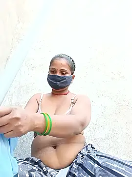 Snapshot of Shreya_pandit chatting on 02-10-26, 11:03 Shreya pandit online show from 02-10-26, 11:03