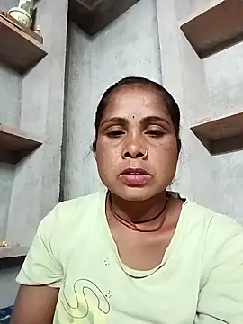 Snapshot of Shreya_pandit chatting on 02-22-26, 04:38 Shreya pandit online show from 02-22-26, 04:38