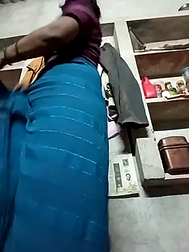 Snapshot of Shreya_pandit chatting on 03-12-26, 12:39 Shreya pandit online show from 03-12-26, 12:39