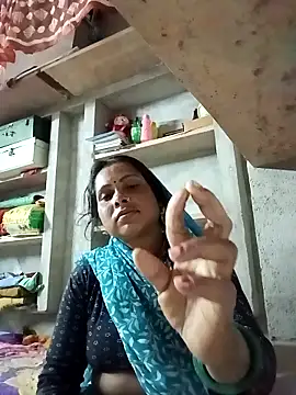 Snapshot of Shreya_pandit chatting on 03-12-26, 06:14 Shreya pandit online show from 03-12-26, 06:14