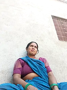 Snapshot of Shreya_pandit chatting on 03-18-26, 11:35 Shreya pandit online show from 03-18-26, 11:35