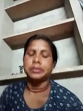 Snapshot of Shreya_pandit chatting on 03-22-26, 10:24 Shreya pandit online show from 03-22-26, 10:24