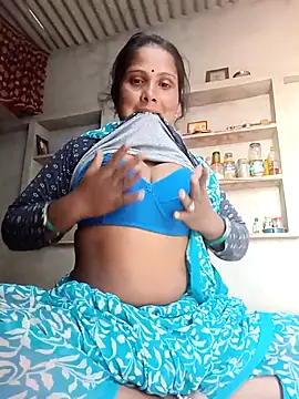 Snapshot of Shreya_pandit chatting on 04-10-26, 10:20 Shreya pandit online show from 04-10-26, 10:20