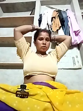 Snapshot of Shreya_pandit chatting on 04-16-26, 04:52 Shreya pandit online show from 04-16-26, 04:52