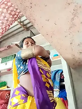 Snapshot of Shreya_pandit chatting on 04-18-26, 06:17 Shreya pandit online show from 04-18-26, 06:17