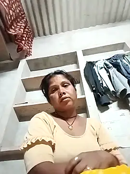Snapshot of Shreya_pandit chatting on 04-26-26, 10:18 Shreya pandit online show from 04-26-26, 10:18