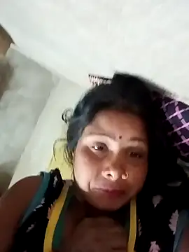 Snapshot of Shreya_pandit chatting on 05-07-26, 12:27 Shreya pandit online show from 05-07-26, 12:27