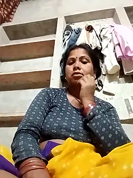 Snapshot of Shreya_pandit chatting on 05-08-26, 11:32 Shreya pandit online show from 05-08-26, 11:32