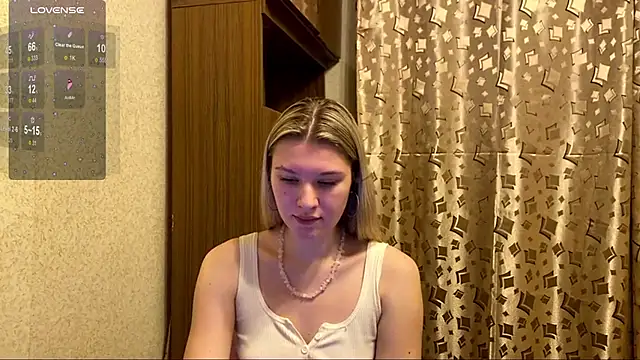 Snapshot of SkyeDavis chatting on 01-07-26, 07:05 SkyeDavis online show from 01-07-26, 07:05