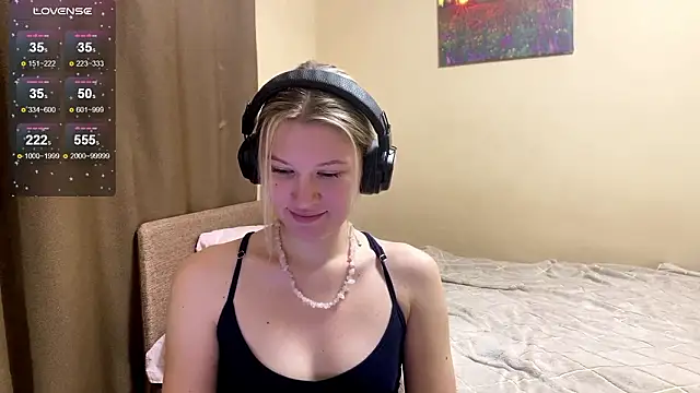 Snapshot of SkyeDavis chatting on 01-18-26, 07:17 SkyeDavis online show from 01-18-26, 07:17