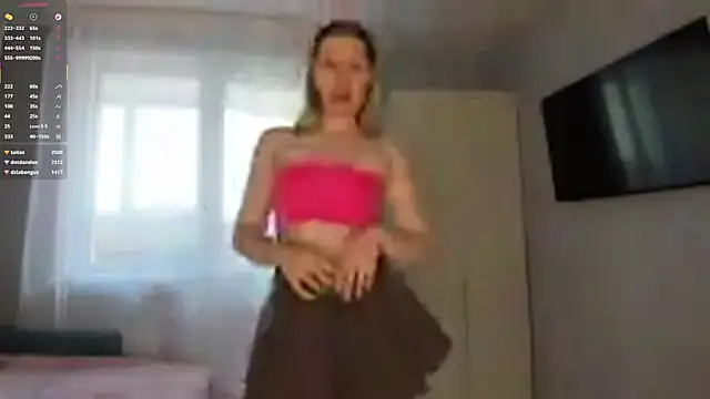 Snapshot of SkyeDavis chatting on 06-21-26, 01:35 SkyeDavis online show from 06-21-26, 01:35