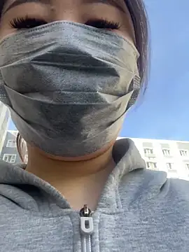 Snapshot of Sarah2127 chatting on 04-08-26, 10:37 Sarah2127 online show from 04-08-26, 10:37