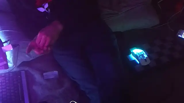 Snapshot of SnappedHagfish chatting on 04-04-26, 05:16 SnappedHagfish online show from 04-04-26, 05:16