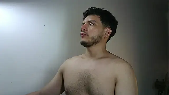 Snapshot of luxo_kane chatting on 12-21-25, 10:33 luxo kane online show from 12-21-25, 10:33