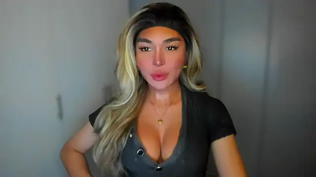 Snapshot of mxshemale_ladyboy chatting on 12-10-24, 10:16 mxshemale ladyboy online show from 12-10-24, 10:16