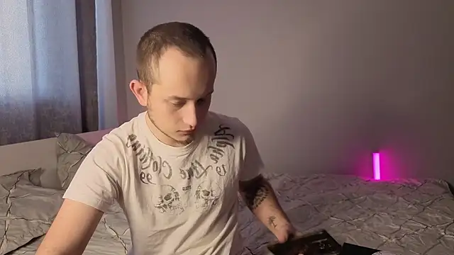 Pearl couple online show from 02-10-26, 09:02