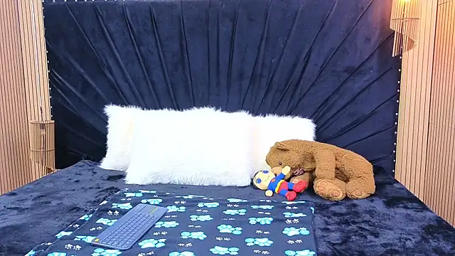 Megan-Horney- online show from 05-12-26, 01:52