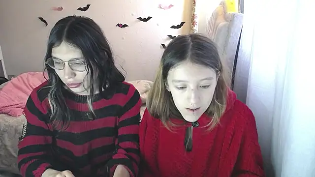 Briar y Blair online show from 01-14-26, 01:39