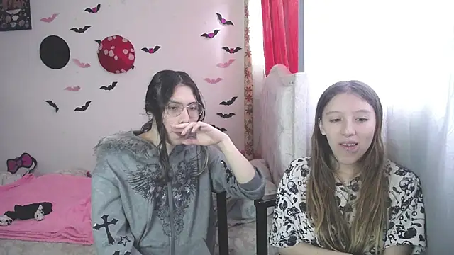 Snapshot of Briar_y_Blair chatting on 03-24-26, 03:06 Briar y Blair online show from 03-24-26, 03:06