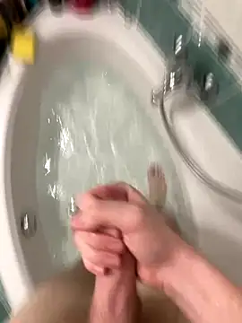 EzioAuditorefirenze online show from 12-15-25, 08:24