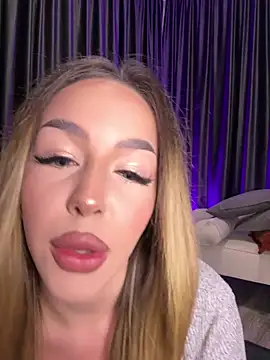 SelenneDream online show from 02-04-26, 05:41