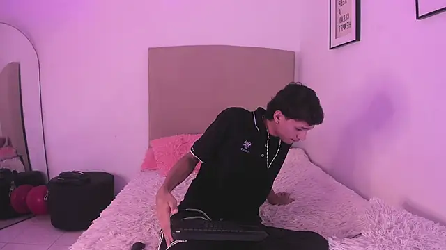 Snapshot of im_ralff chatting on 02-11-26, 08:14 im ralff online show from 02-11-26, 08:14