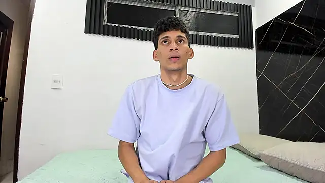 Snapshot of Emer_santos chatting on 02-13-26, 07:54 Emer santos online show from 02-13-26, 07:54