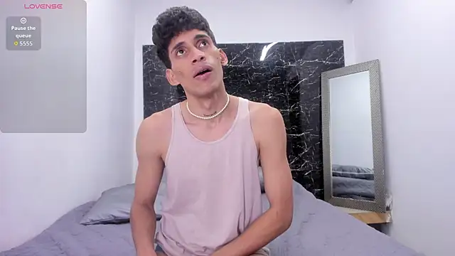 Snapshot of Emer_santos chatting on 02-19-26, 09:11 Emer santos online show from 02-19-26, 09:11