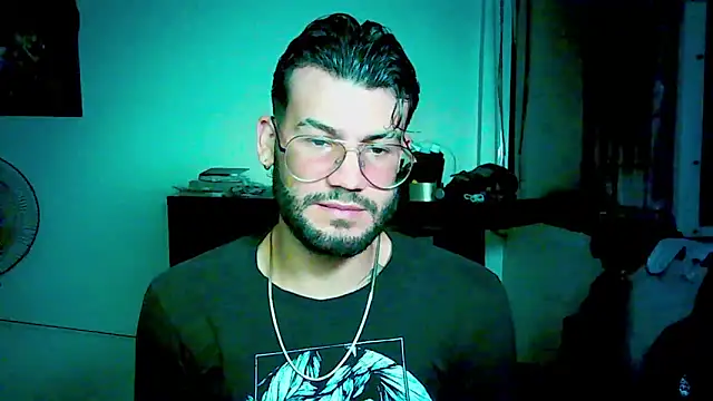 Snapshot of thedragonboyxxx chatting on 03-14-26, 01:12 thedragonboyxxx online show from 03-14-26, 01:12